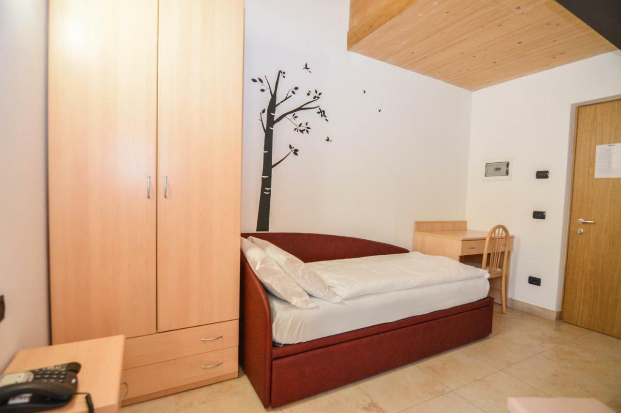 Alpieve Albergo Pieve Pieve Di Ledro Kültér fotó