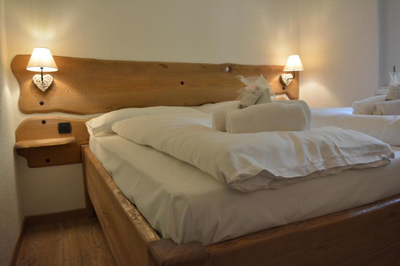 Alpieve Albergo Pieve Pieve Di Ledro Kültér fotó