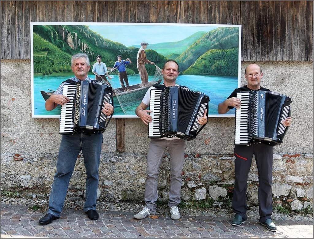 Alpieve Albergo Pieve Pieve Di Ledro Kültér fotó