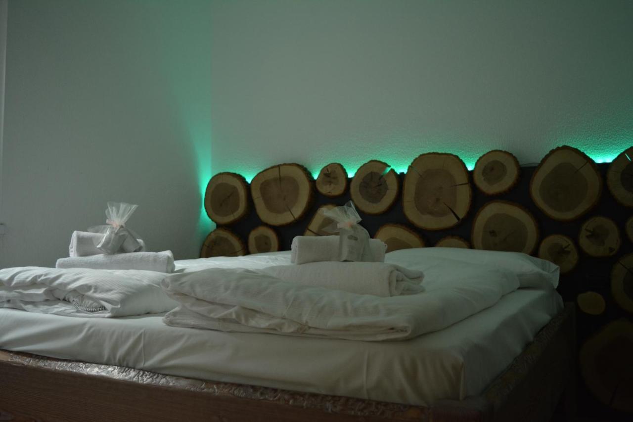 Alpieve Albergo Pieve Pieve Di Ledro Kültér fotó